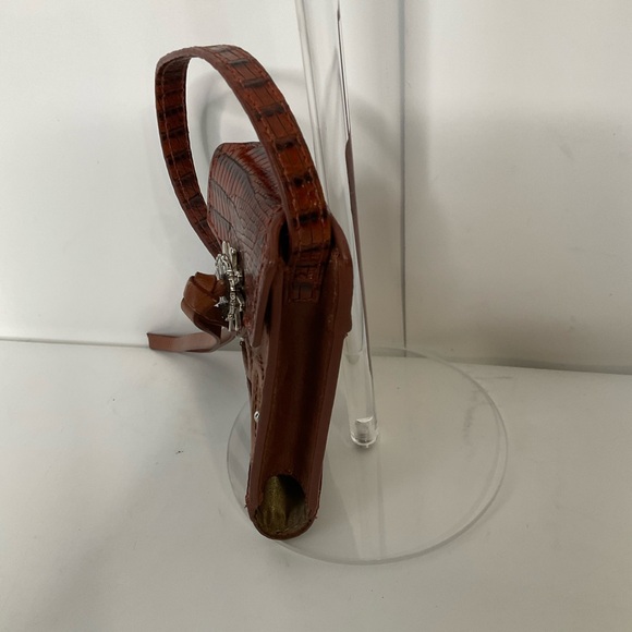 Ariat Brown Leather 4.5”Lx3”W Snap Close Case w/Silver Hardware, Tassel & Strap - Picture 11 of 16